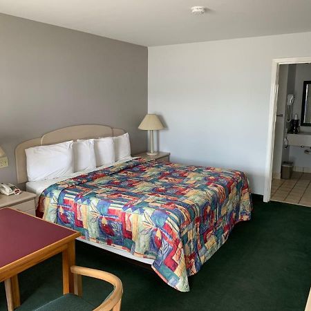 Key West Inn - Childersburg Екстериор снимка