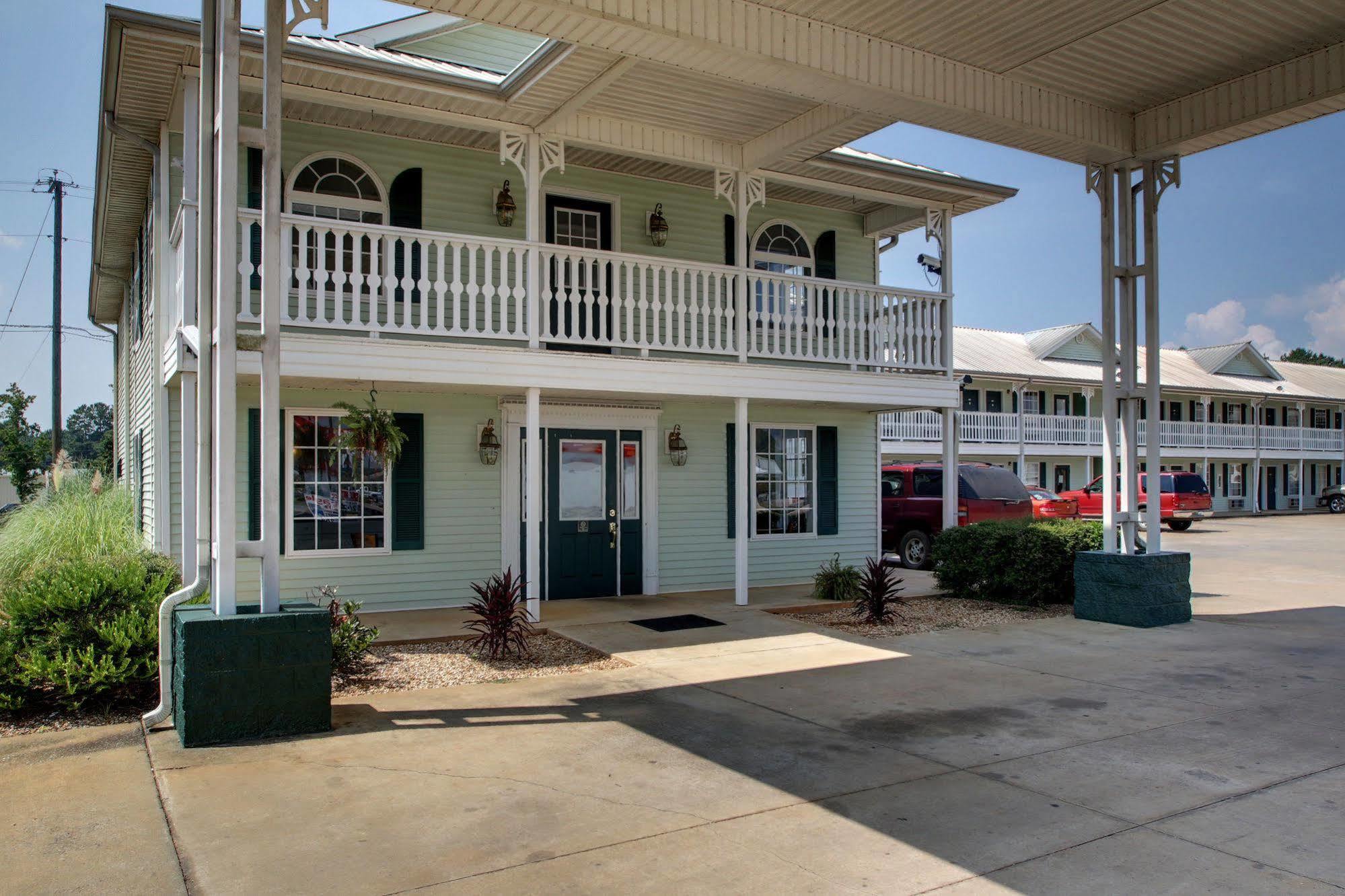 Key West Inn - Childersburg Екстериор снимка