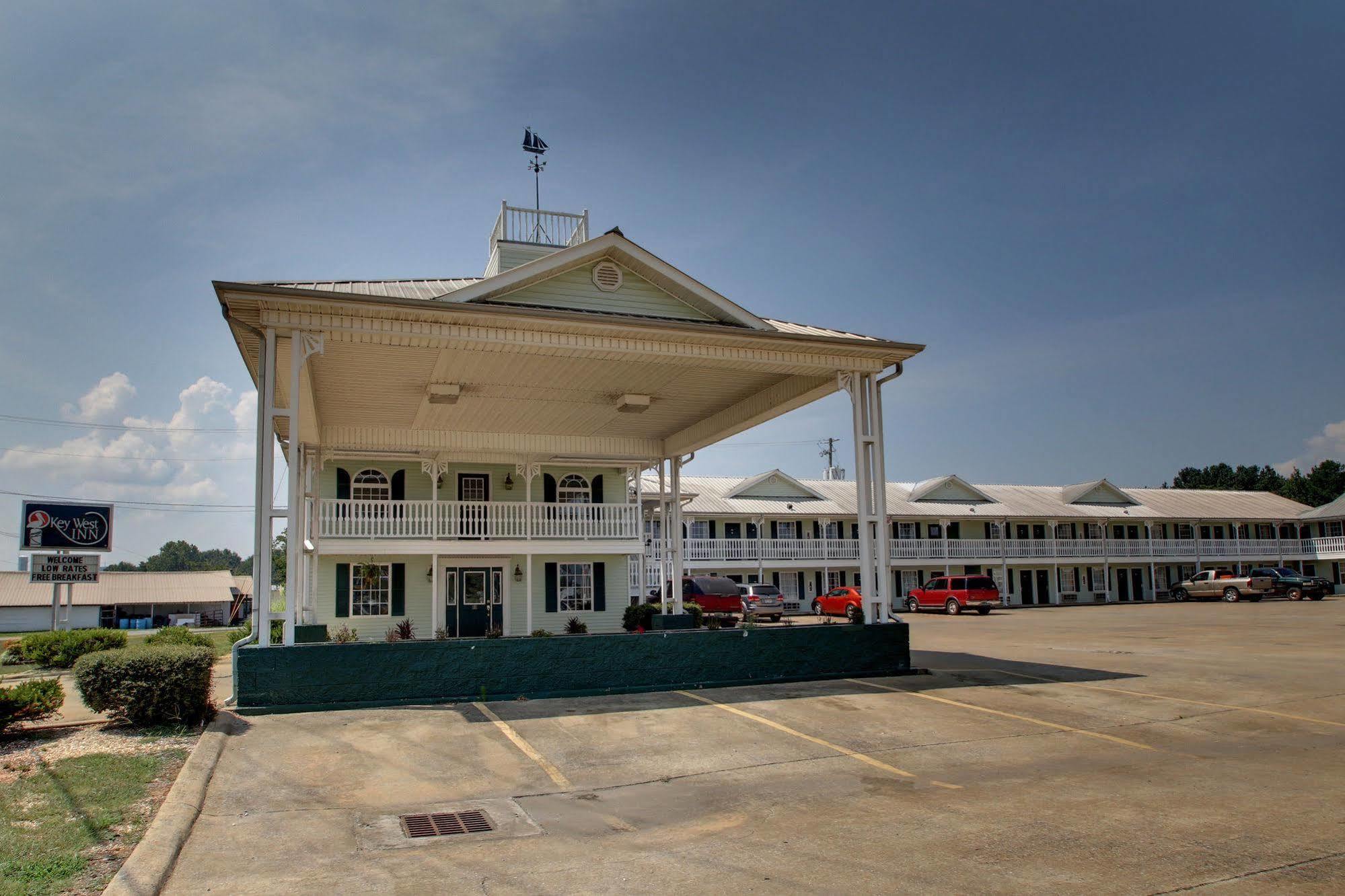 Key West Inn - Childersburg Екстериор снимка