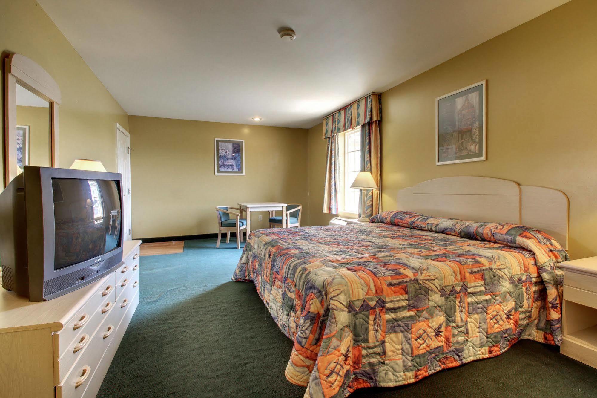 Key West Inn - Childersburg Екстериор снимка