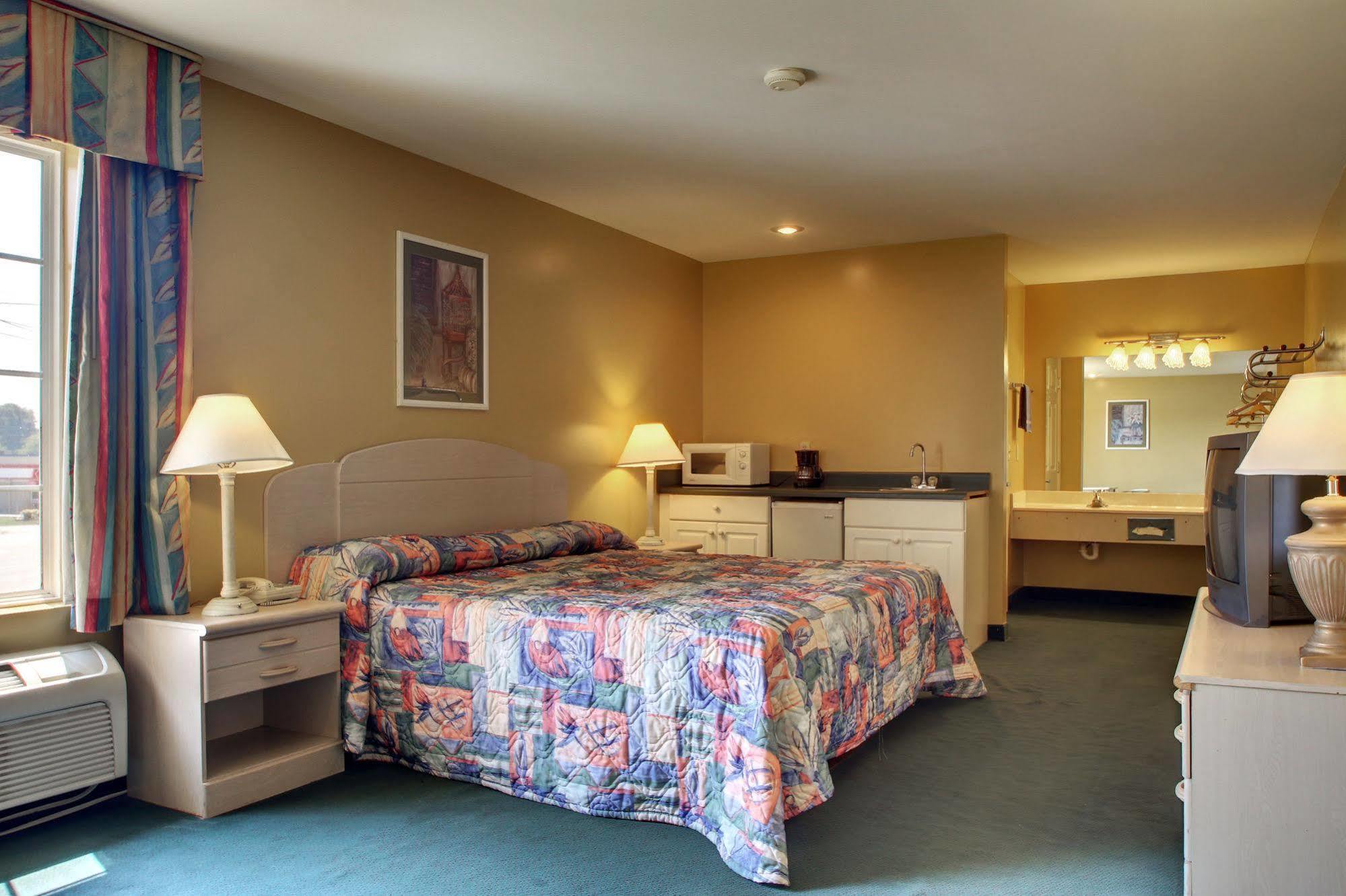Key West Inn - Childersburg Екстериор снимка