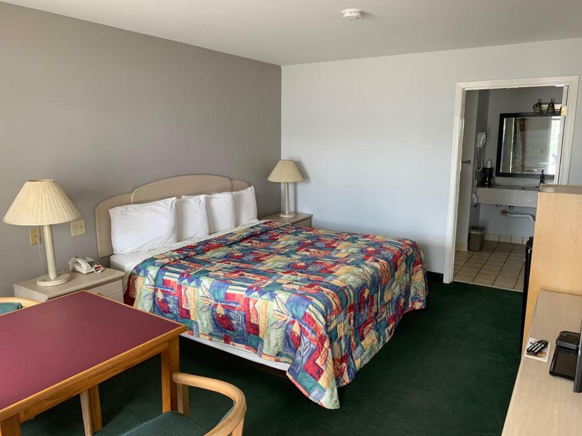 Key West Inn - Childersburg Екстериор снимка